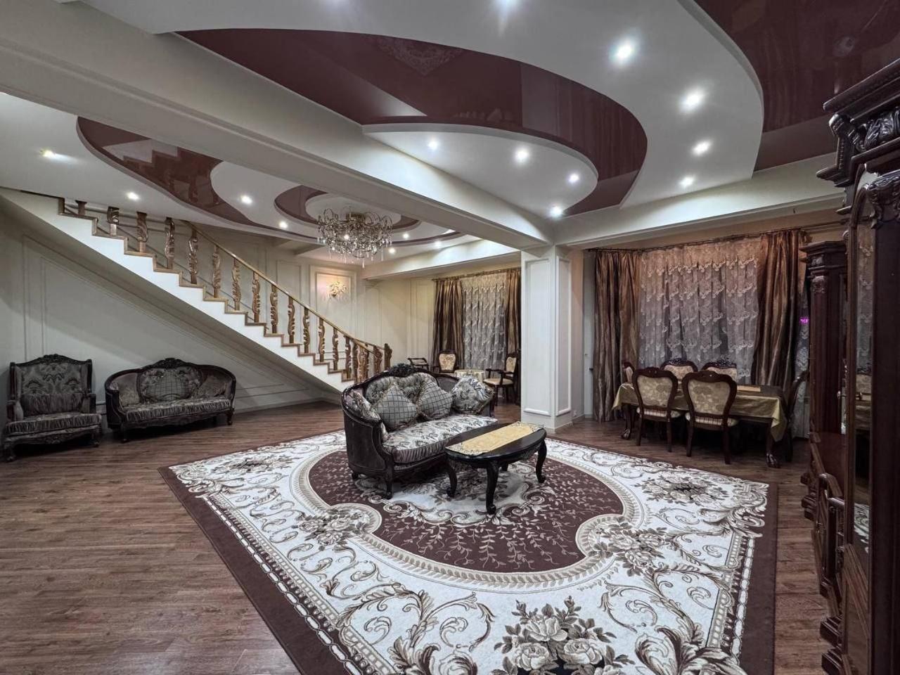 A Stylish Apartment In The Heart Of Tashkent! Eksteriør bilde